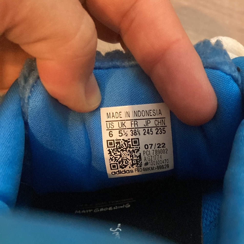 Adidas Marge Simpson Superstar Sneakers - Picture 6 of 10